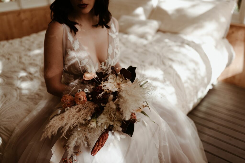 Fleuriste À la vie au vert – mariée bouquet bohème fleurs séchées