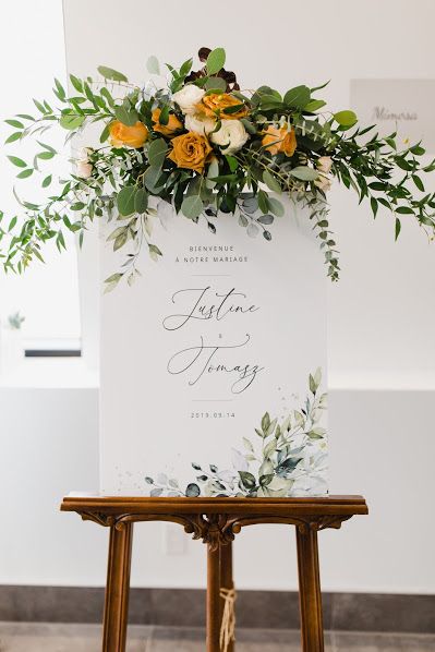 Fleuriste À la vie au vert – panneau bienvenue mariage fleurs orange